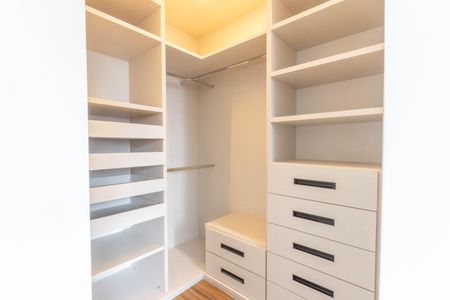 Apartamento à venda com 66m², 2 quartos e 2 vagas Apartamento à venda com 66m², 2 quartos e 2 vagasCloset da suíte 1