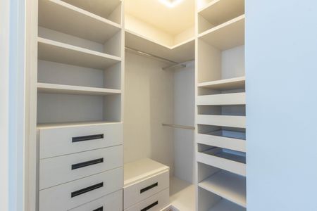 Apartamento à venda com 66m², 2 quartos e 2 vagas Apartamento à venda com 66m², 2 quartos e 2 vagasCloset da suíte 2