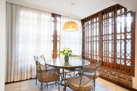 Casa de condomínio à venda com 166m², 3 quartos e 2 vagasSala