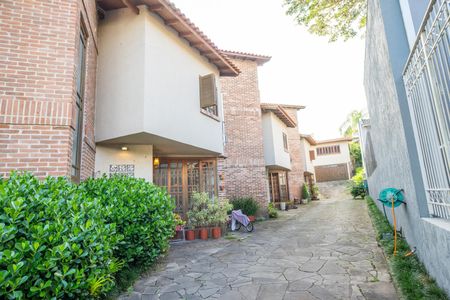 Casa de condomínio à venda com 166m², 3 quartos e 2 vagasFachada