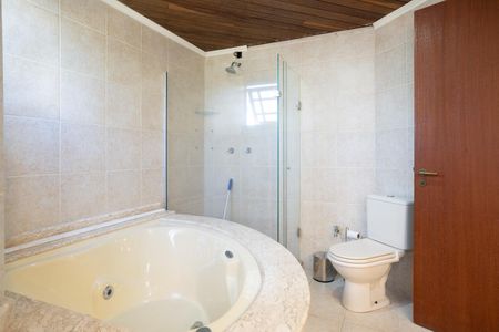 Casa de condomínio à venda com 166m², 3 quartos e 2 vagasBanheiro da Suíte