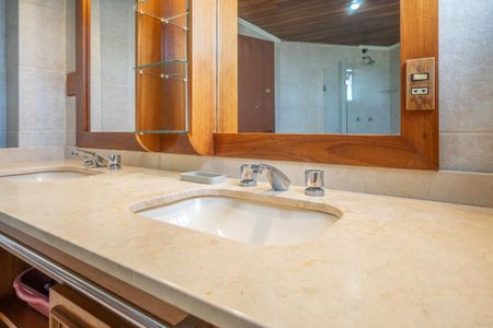 Casa de condomínio à venda com 166m², 3 quartos e 2 vagasBanheiro da Suíte