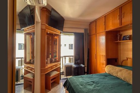 Apartamento à venda com 198m², 3 quartos e 4 vagas Apartamento à venda com 198m², 3 quartos e 4 vagasSuíte