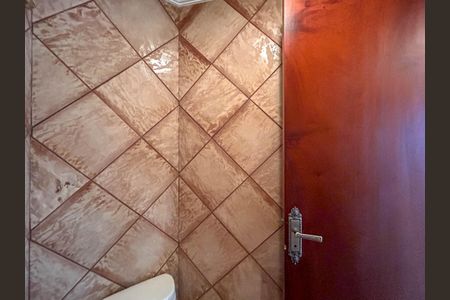 Apartamento à venda com 198m², 3 quartos e 4 vagas Apartamento à venda com 198m², 3 quartos e 4 vagasLavabo