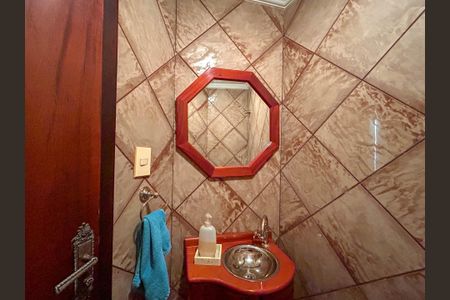 Apartamento à venda com 198m², 3 quartos e 4 vagas Apartamento à venda com 198m², 3 quartos e 4 vagasLavabo