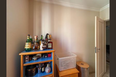 Apartamento à venda com 198m², 3 quartos e 4 vagas Apartamento à venda com 198m², 3 quartos e 4 vagasQuarto 2