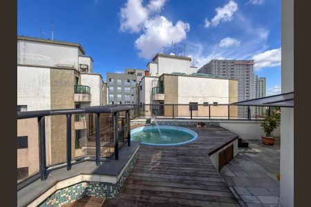 Apartamento à venda com 198m², 3 quartos e 4 vagas Apartamento à venda com 198m², 3 quartos e 4 vagasPiscina