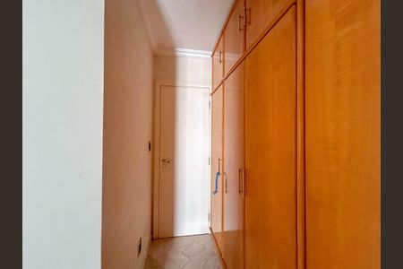 Apartamento à venda com 198m², 3 quartos e 4 vagas Apartamento à venda com 198m², 3 quartos e 4 vagasSuíte