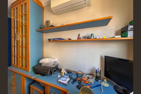 Apartamento à venda com 198m², 3 quartos e 4 vagas Apartamento à venda com 198m², 3 quartos e 4 vagasQuarto 3