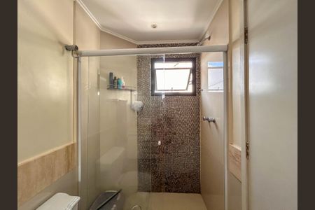 Apartamento à venda com 198m², 3 quartos e 4 vagas Apartamento à venda com 198m², 3 quartos e 4 vagasBanheiro da Suíte