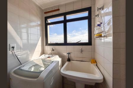 Apartamento à venda com 198m², 3 quartos e 4 vagas Apartamento à venda com 198m², 3 quartos e 4 vagasÁrea de Serviço