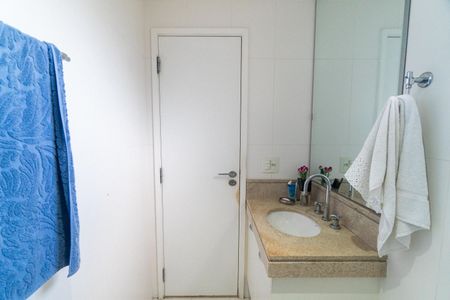 Apartamento à venda com 204m², 4 quartos e 4 vagas Apartamento à venda com 204m², 4 quartos e 4 vagasBanheiro da Suíte 4