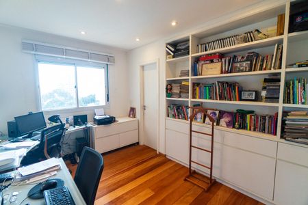 Apartamento à venda com 204m², 4 quartos e 4 vagas Apartamento à venda com 204m², 4 quartos e 4 vagasSuíte 4