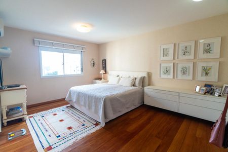 Apartamento à venda com 204m², 4 quartos e 4 vagas Apartamento à venda com 204m², 4 quartos e 4 vagasSuíte 1