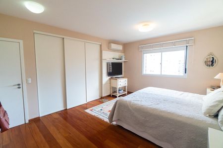 Apartamento à venda com 204m², 4 quartos e 4 vagas Apartamento à venda com 204m², 4 quartos e 4 vagasSuíte 1