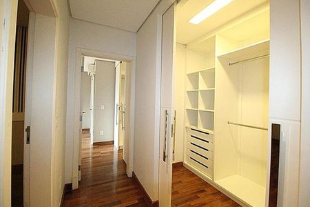 Apartamento à venda com 220m², 3 quartos e 5 vagas