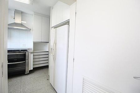 Apartamento à venda com 220m², 3 quartos e 5 vagas