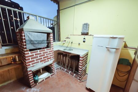 Apartamento à venda com 138m², 4 quartos e 1 vaga Apartamento à venda com 138m², 4 quartos e 1 vagaVaranda