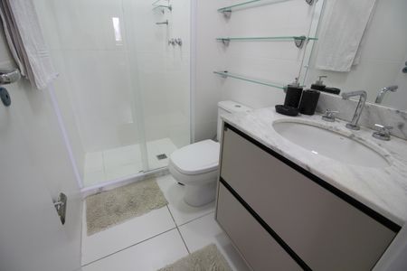 Apartamento à venda com 65m², 2 quartos e 1 vagaBanheiro Social