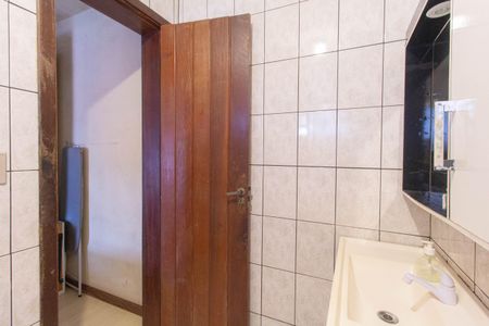 Casa à venda com 450m², 2 quartos e 3 vagas Casa à venda com 450m², 2 quartos e 3 vagasBanheiro da Suíte