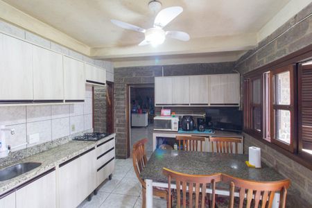Casa à venda com 450m², 2 quartos e 3 vagas Casa à venda com 450m², 2 quartos e 3 vagasCozinha