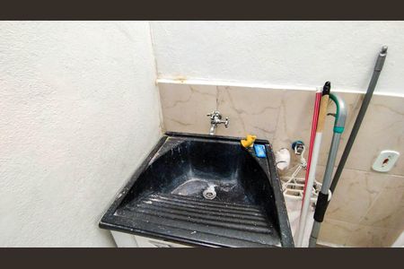 Casa à venda com 174m², 3 quartos e 3 vagas Casa à venda com 174m², 3 quartos e 3 vagasÁrea de Serviço