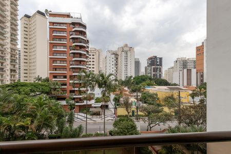 Apartamento à venda com 275m², 4 quartos e 7 vagas Apartamento à venda com 275m², 4 quartos e 7 vagasVaranda da Suíte 1