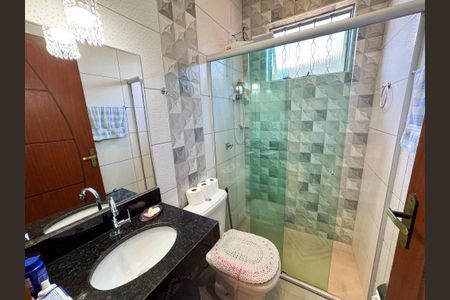 Casa à venda com 250m², 3 quartos e 3 vagasBanheiro 2