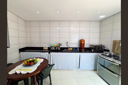 Casa à venda com 250m², 3 quartos e 3 vagasCozinha