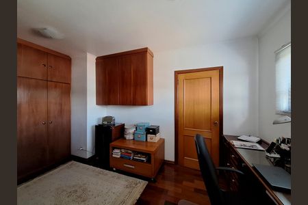Casa à venda com 311m², 4 quartos e 6 vagasEscritório Quarto 4