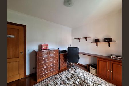 Casa à venda com 311m², 4 quartos e 6 vagasQuarto 2