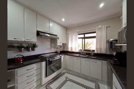 Casa à venda com 311m², 4 quartos e 6 vagasCozinha