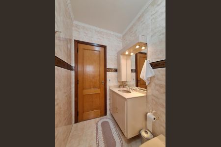 Casa à venda com 311m², 4 quartos e 6 vagasBanheiro