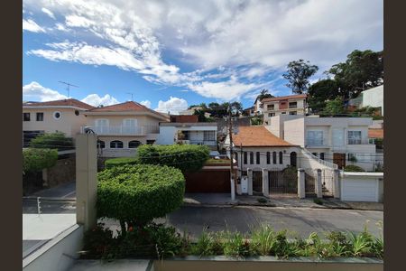 Casa à venda com 311m², 4 quartos e 6 vagasVista Quarto 2