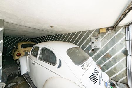 Casa à venda com 250m², 4 quartos e 4 vagas Casa à venda com 250m², 4 quartos e 4 vagasGaragem