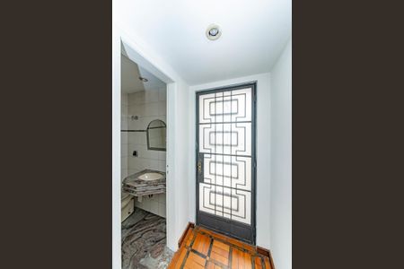 Casa à venda com 250m², 4 quartos e 4 vagas Casa à venda com 250m², 4 quartos e 4 vagasLavabo