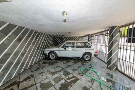 Casa à venda com 250m², 4 quartos e 4 vagas Casa à venda com 250m², 4 quartos e 4 vagasGaragem