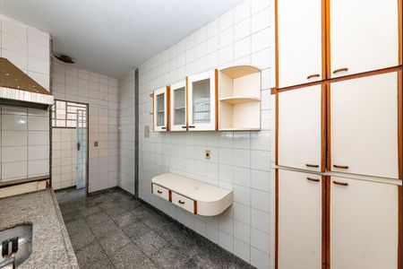 Casa à venda com 250m², 4 quartos e 4 vagas Casa à venda com 250m², 4 quartos e 4 vagasCozinha