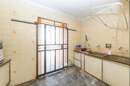 Casa à venda com 250m², 4 quartos e 4 vagas Casa à venda com 250m², 4 quartos e 4 vagasÁrea de Serviço