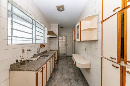 Casa à venda com 250m², 4 quartos e 4 vagas Casa à venda com 250m², 4 quartos e 4 vagasCozinha