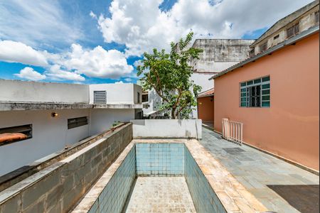 Casa à venda com 250m², 4 quartos e 4 vagas Casa à venda com 250m², 4 quartos e 4 vagasPiscina
