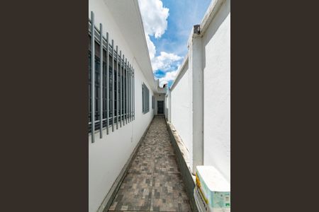 Casa à venda com 250m², 4 quartos e 4 vagas Casa à venda com 250m², 4 quartos e 4 vagasCorredor