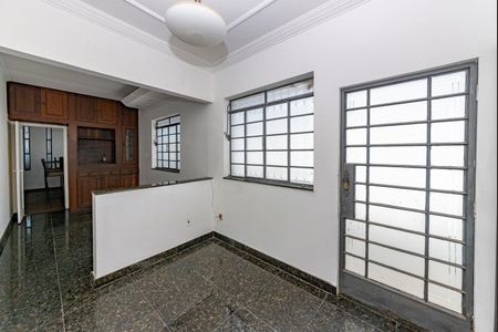Casa à venda com 250m², 4 quartos e 4 vagas Casa à venda com 250m², 4 quartos e 4 vagasSala 4