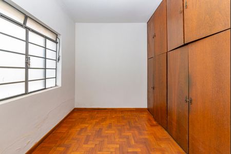 Casa à venda com 250m², 4 quartos e 4 vagas Casa à venda com 250m², 4 quartos e 4 vagasQuarto 4