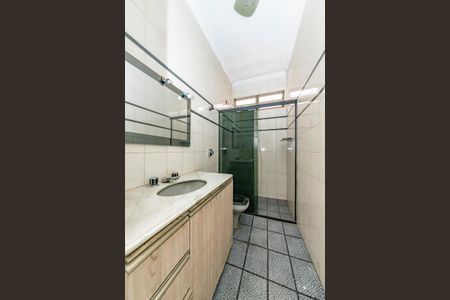 Casa à venda com 250m², 4 quartos e 4 vagas Casa à venda com 250m², 4 quartos e 4 vagasBanheiro Social