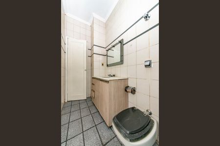 Casa à venda com 250m², 4 quartos e 4 vagas Casa à venda com 250m², 4 quartos e 4 vagasBanheiro Social