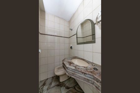 Casa à venda com 250m², 4 quartos e 4 vagas Casa à venda com 250m², 4 quartos e 4 vagasLavabo