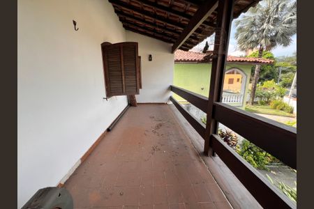 Casa à venda com 700m², 4 quartos e 2 vagas Casa à venda com 700m², 4 quartos e 2 vagasSala