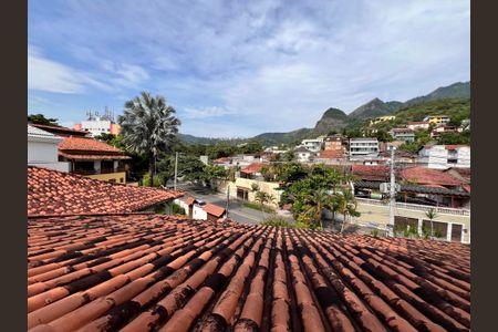 Casa à venda com 700m², 4 quartos e 2 vagas Casa à venda com 700m², 4 quartos e 2 vagasQuarto 2 Vista