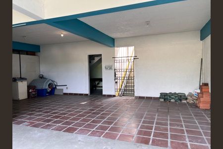 Casa à venda com 700m², 4 quartos e 2 vagas Casa à venda com 700m², 4 quartos e 2 vagasÁrea Externa